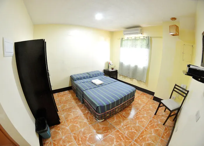 Honey Hunt House Inn Cebu