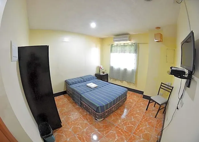 Honey Hunt House Inn Cebu