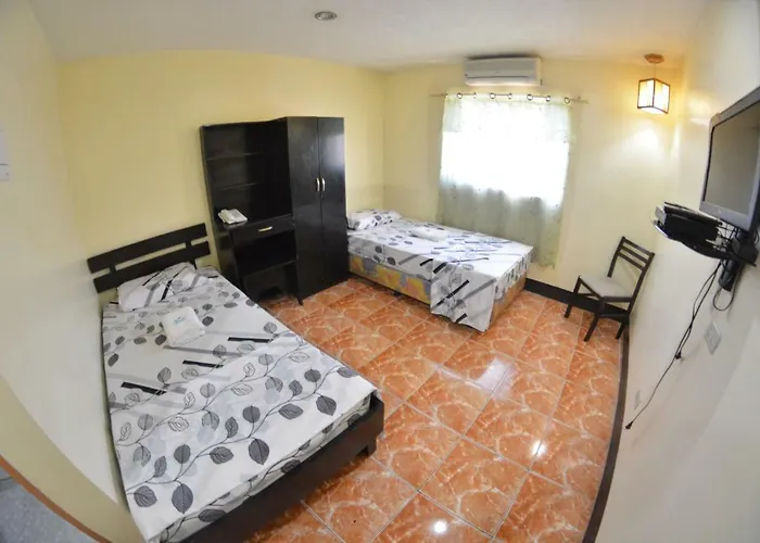 Honey Hunt House Inn Cebu